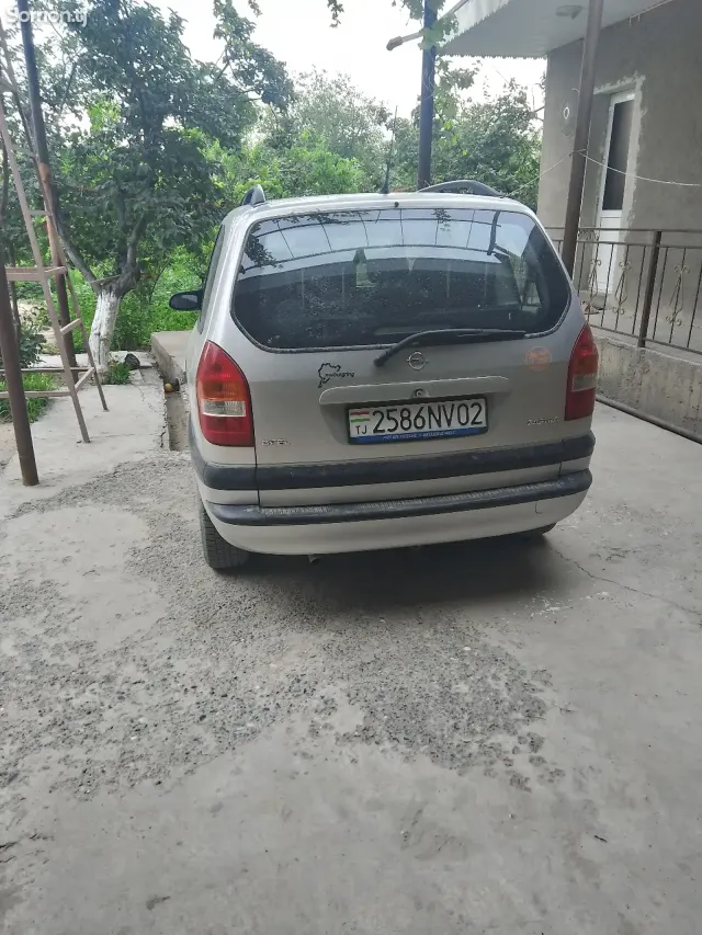 Opel Zafira 2000 · 1.8 MT