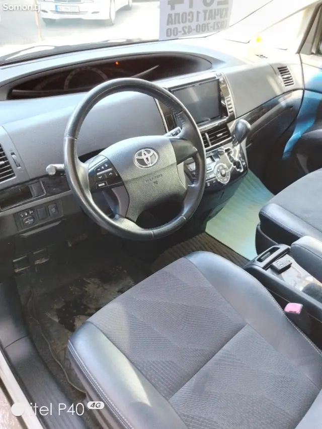 Toyota Estima 2014 · 2.4 AT