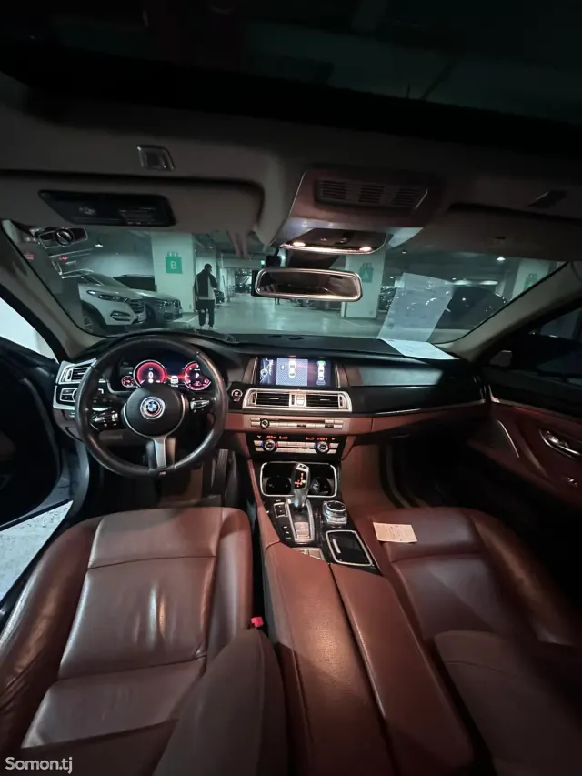 BMW 5 series 2016 · 2.0 AT