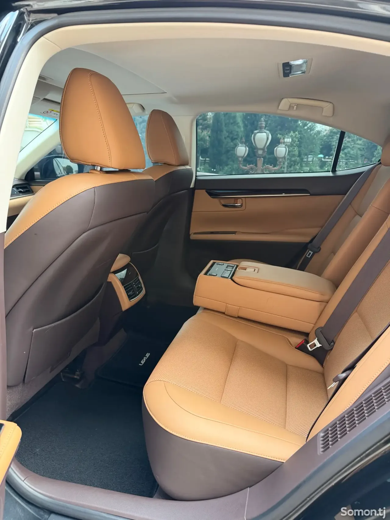 Lexus ES series 2016 · 3.0 AT