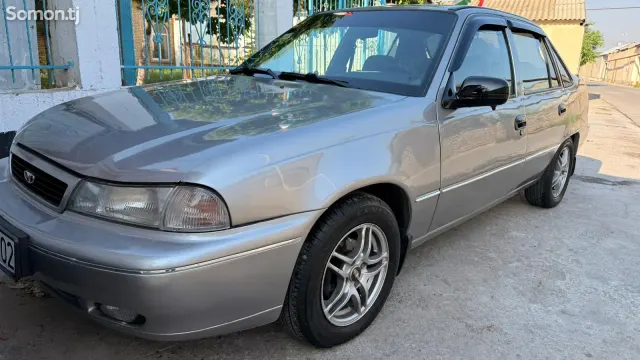 Daewoo Nexia 1995 · 1.6 MT