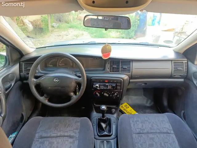 Opel Vectra B 1999 · 1.6 MT