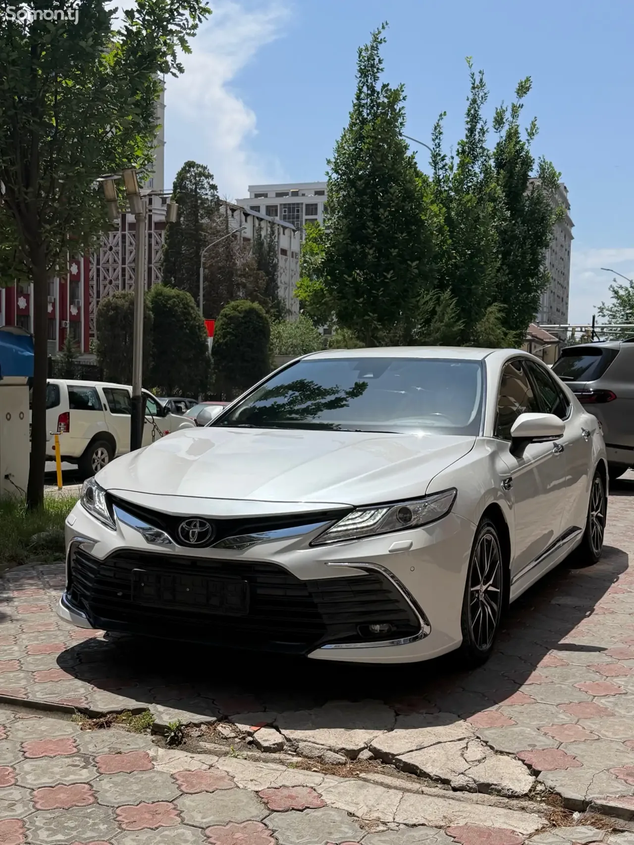 Toyota Camry 2020 · 3.5 AT