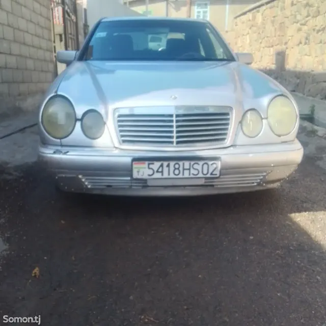 Mercedes-Benz E class 1996 · 2.0 MT