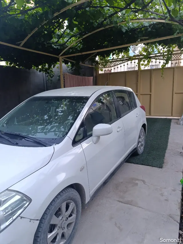 Nissan Tiida 2009 · 1.6 AT