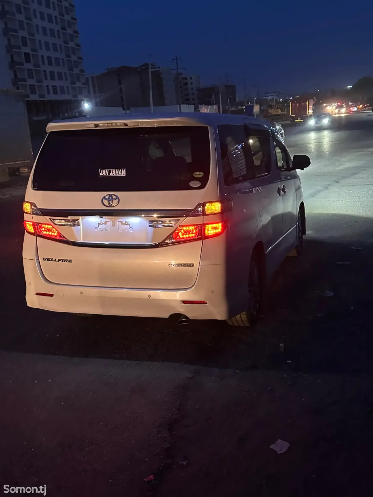 Toyota Vellfire 2014 · 2.4 AT