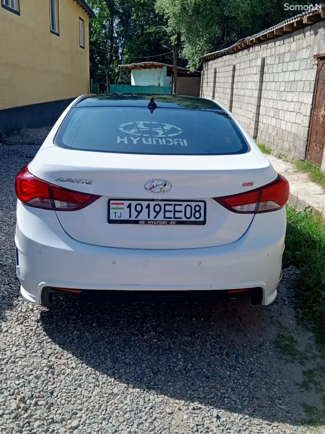 Hyundai Avante 2013 · 1.6 AT