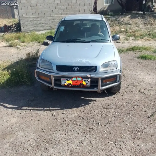 Toyota RAV 4 1996 · 2.0 AT