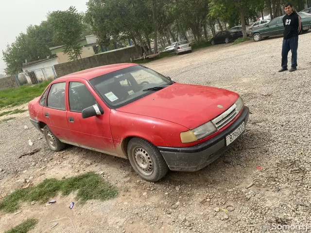 Opel Vectra A 1992 · 1.6 MT