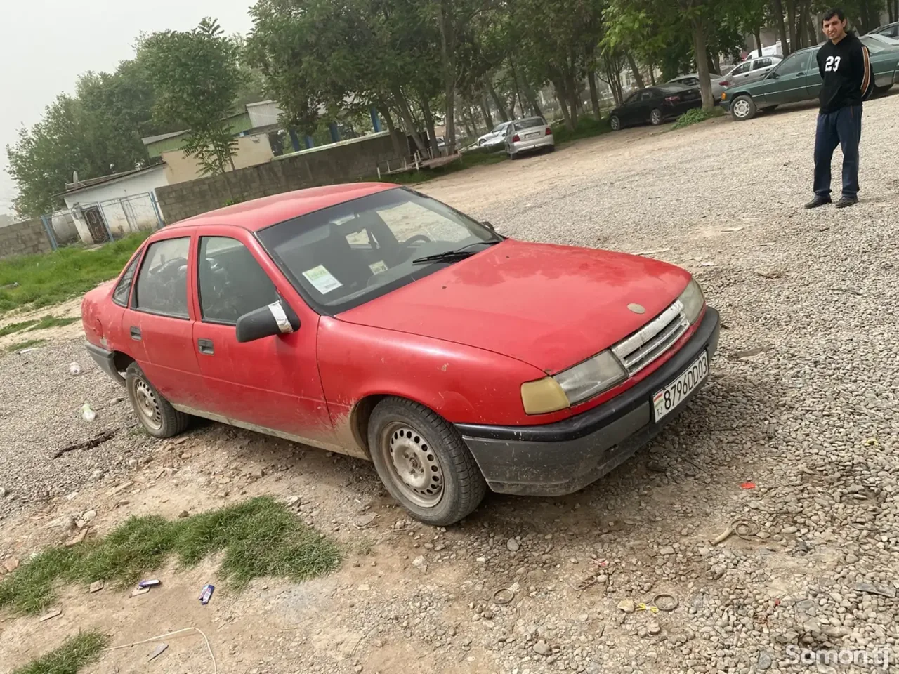 Opel Vectra A 1992 · 1.6 MT