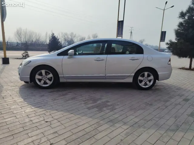 Honda Civic 2010 · 2.0 AT