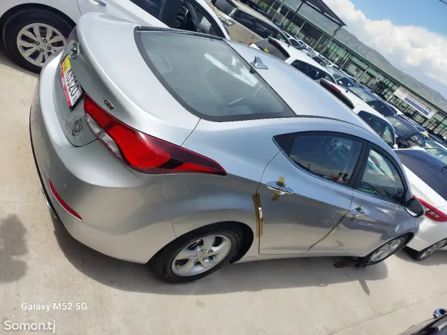 Hyundai Avante 2014 · 1.6 AT