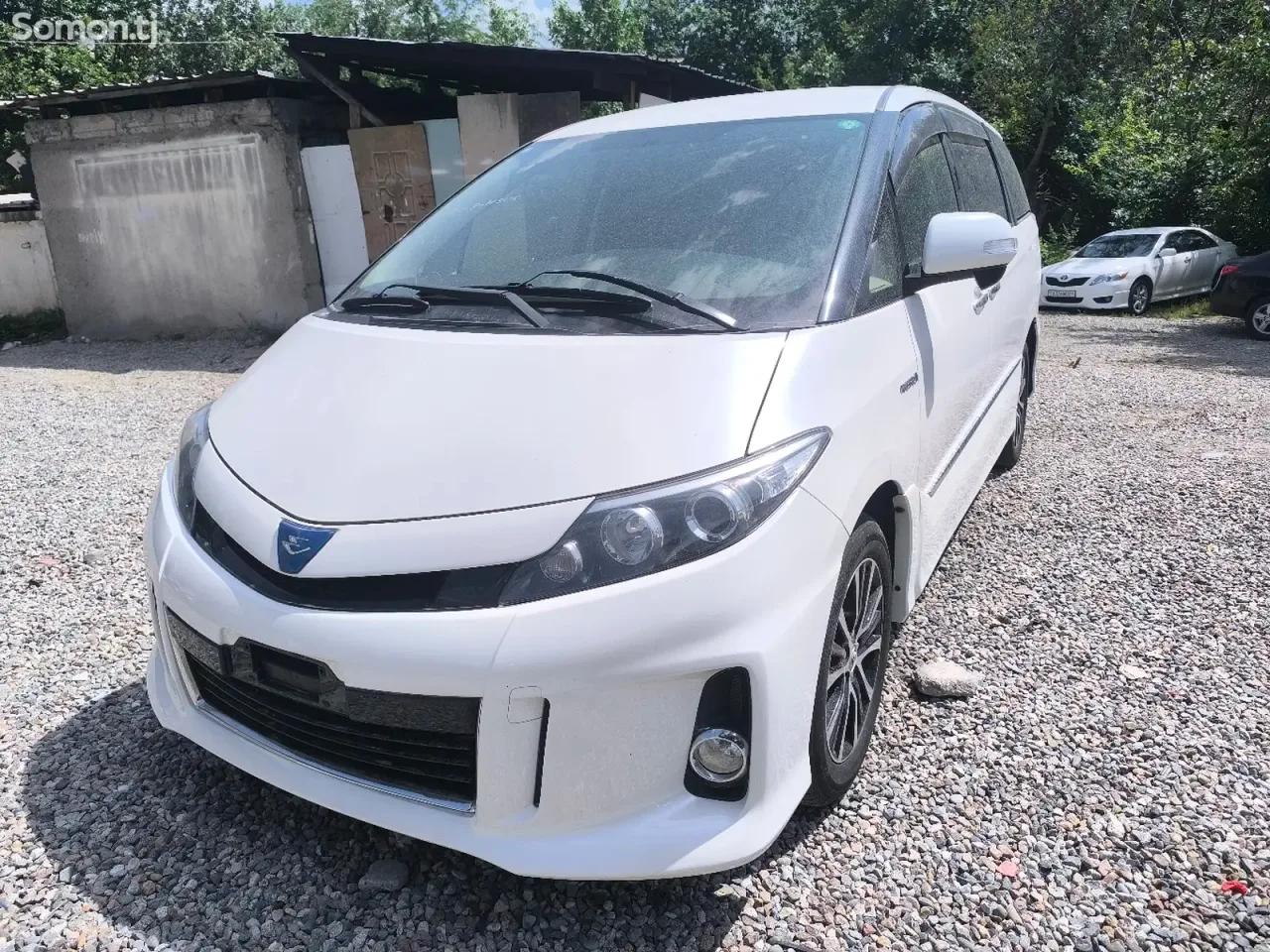 Toyota Estima 2015 · 2.4 AT