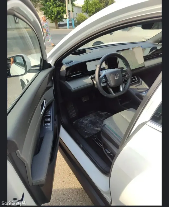 BYD Qin L 2026 · AT