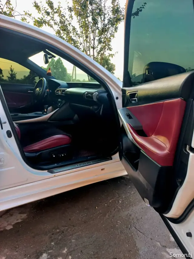 Lexus ES series 2015 · 2.5 AT