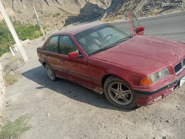 BMW 3 series 1995 · 1.8 MT