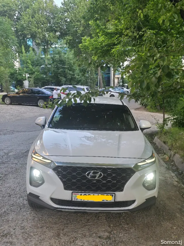 Hyundai Santa Fe 2019 · 2.4 AT