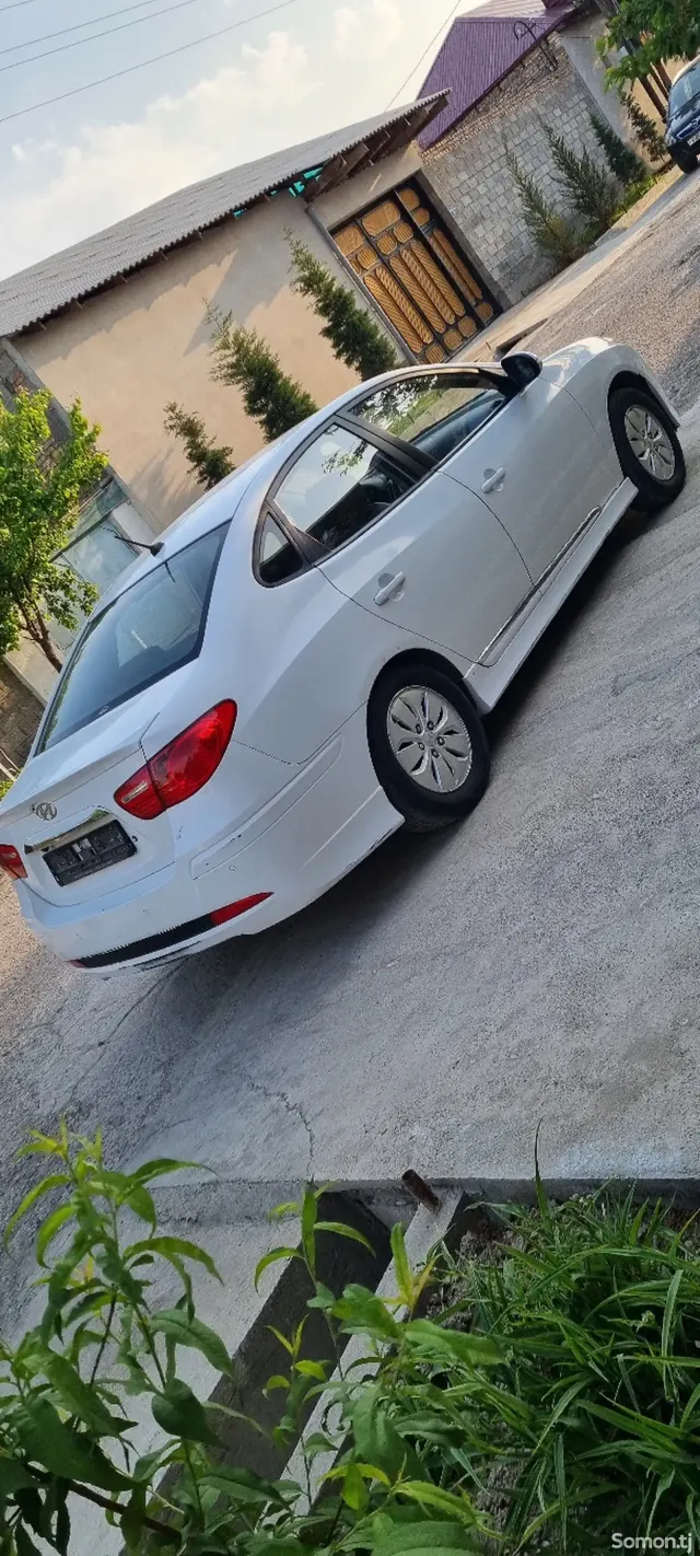 Hyundai Avante 2011 · 1.6 AT