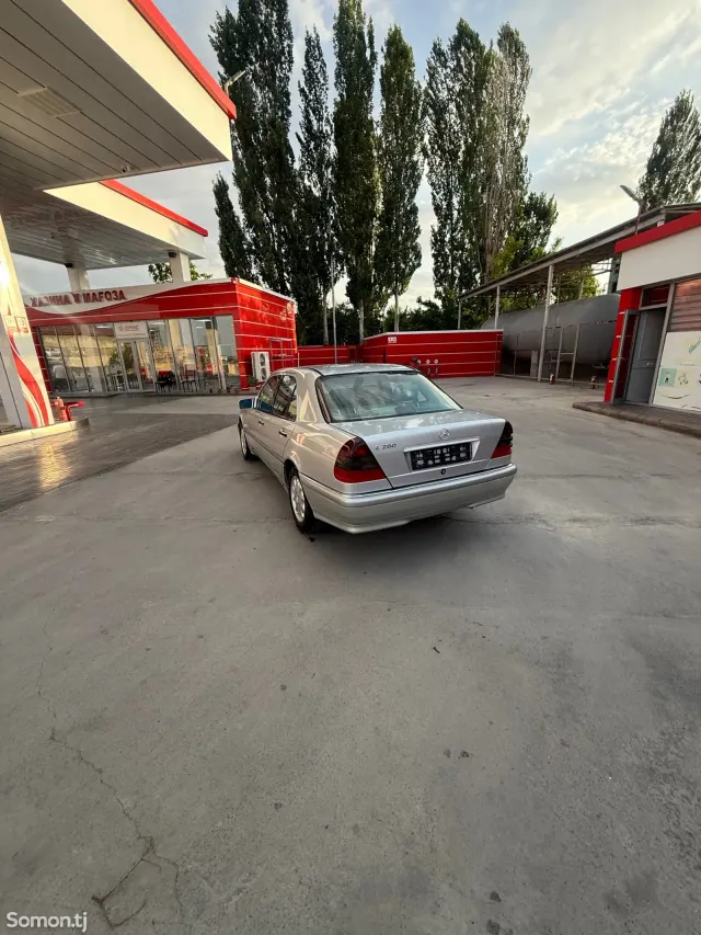 Mercedes-Benz C class 2000 · 2.8 AT