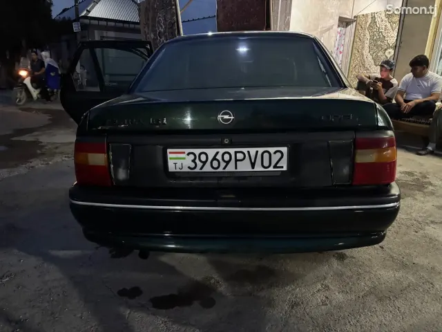 Opel Vectra A 1995 · 1.6 MT