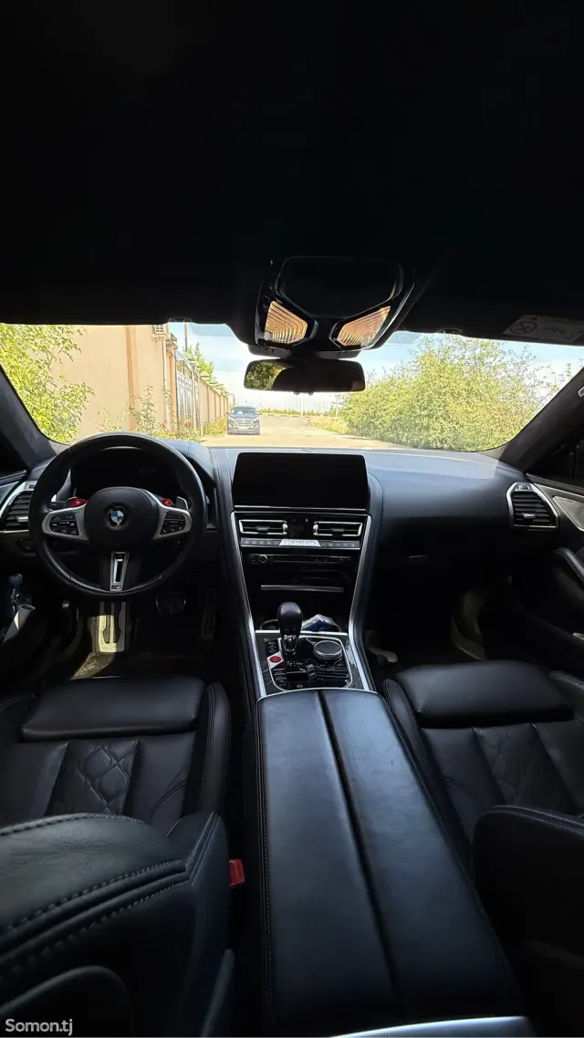 BMW M8 2024 · 4.4 AT