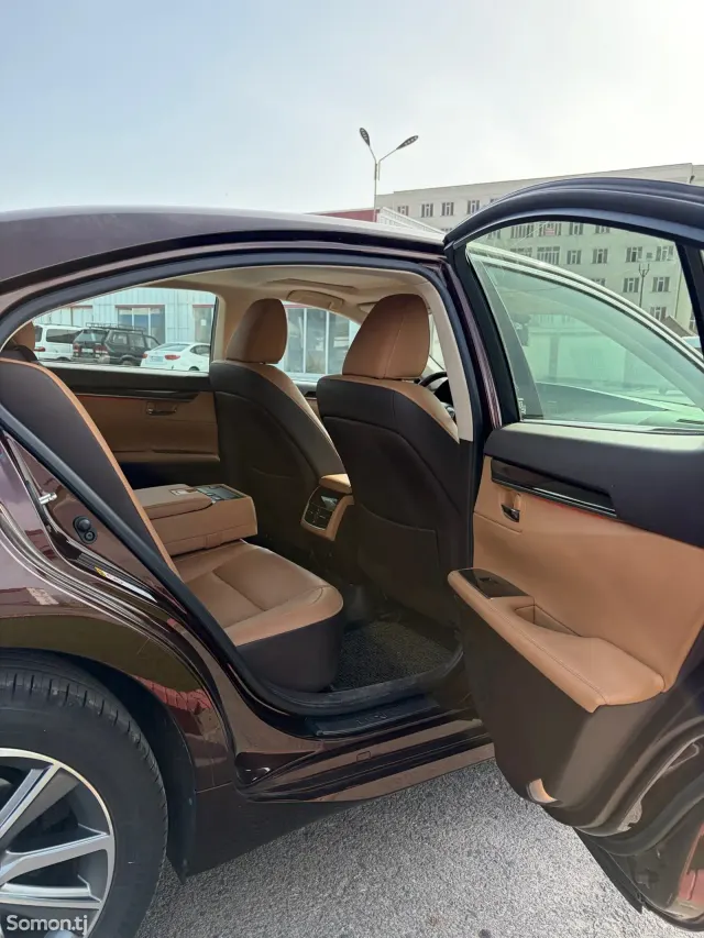 Lexus ES series 2016 · 3.0 AT