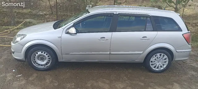 Opel Astra H 2007 · 1.9 MT
