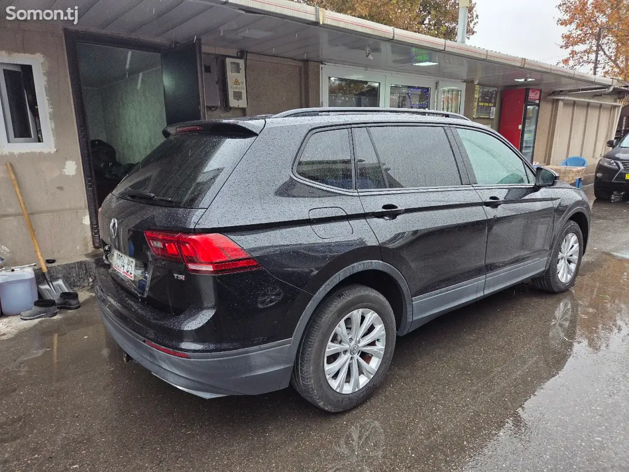 Volkswagen Tiguan 2018 · 2.0 AT
