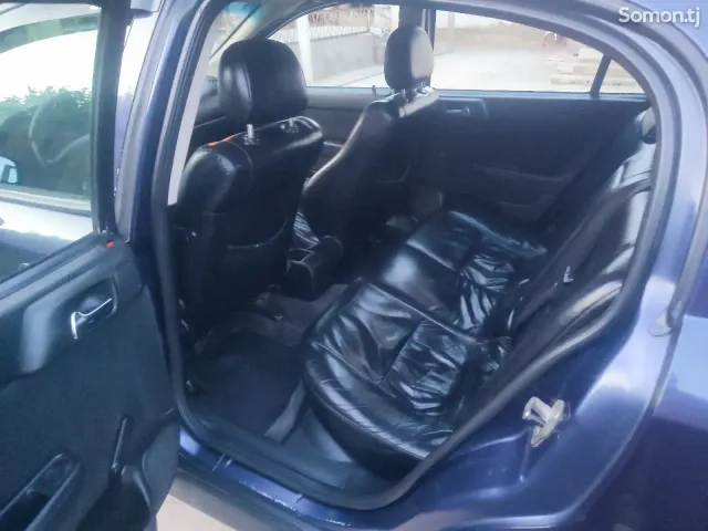 Opel Astra G 1998 · 1.6 MT