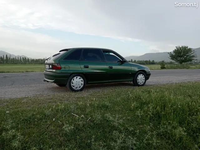 Opel Astra F 1997 · 1.6 MT