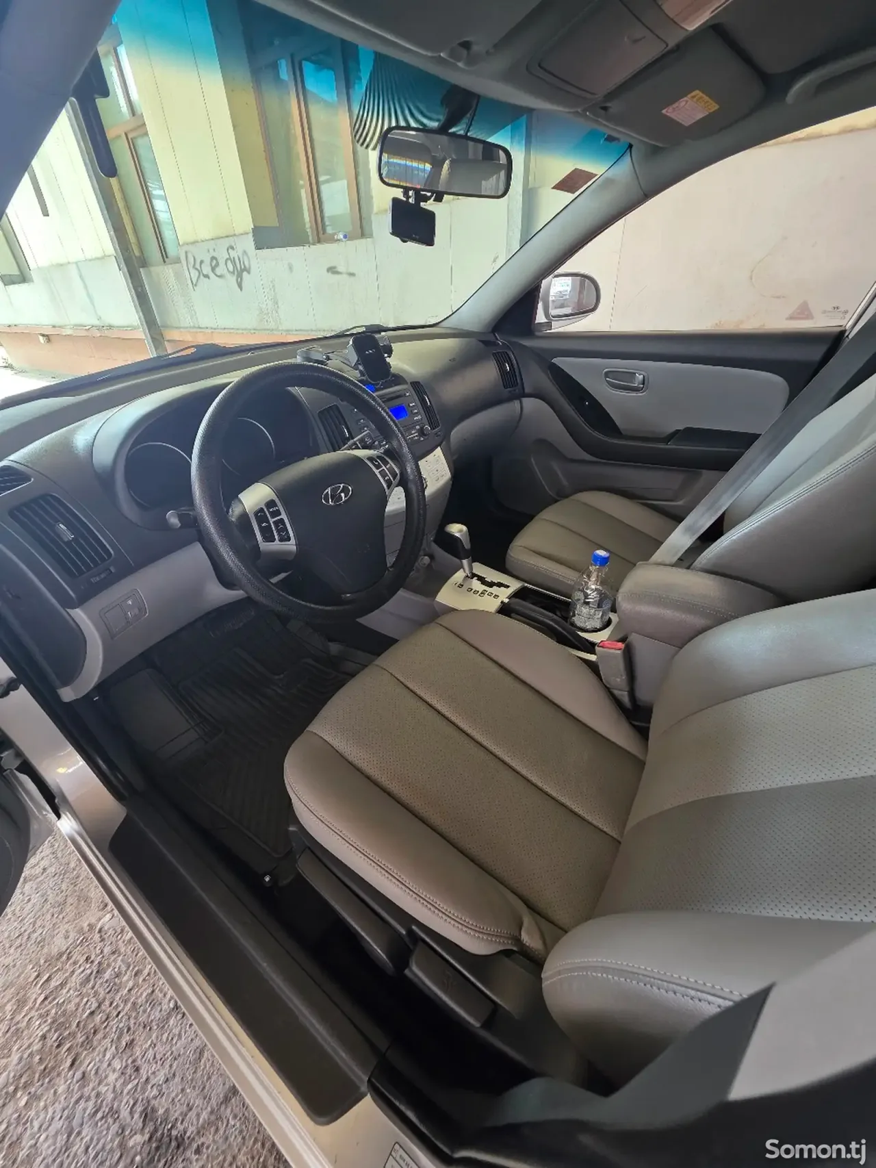 Hyundai Avante 2009 · 1.6 AT