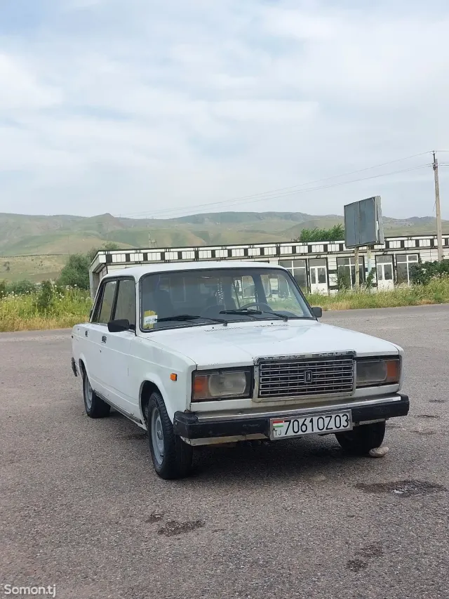 Lada (ВАЗ) 2107 2005 · 1.6 MT
