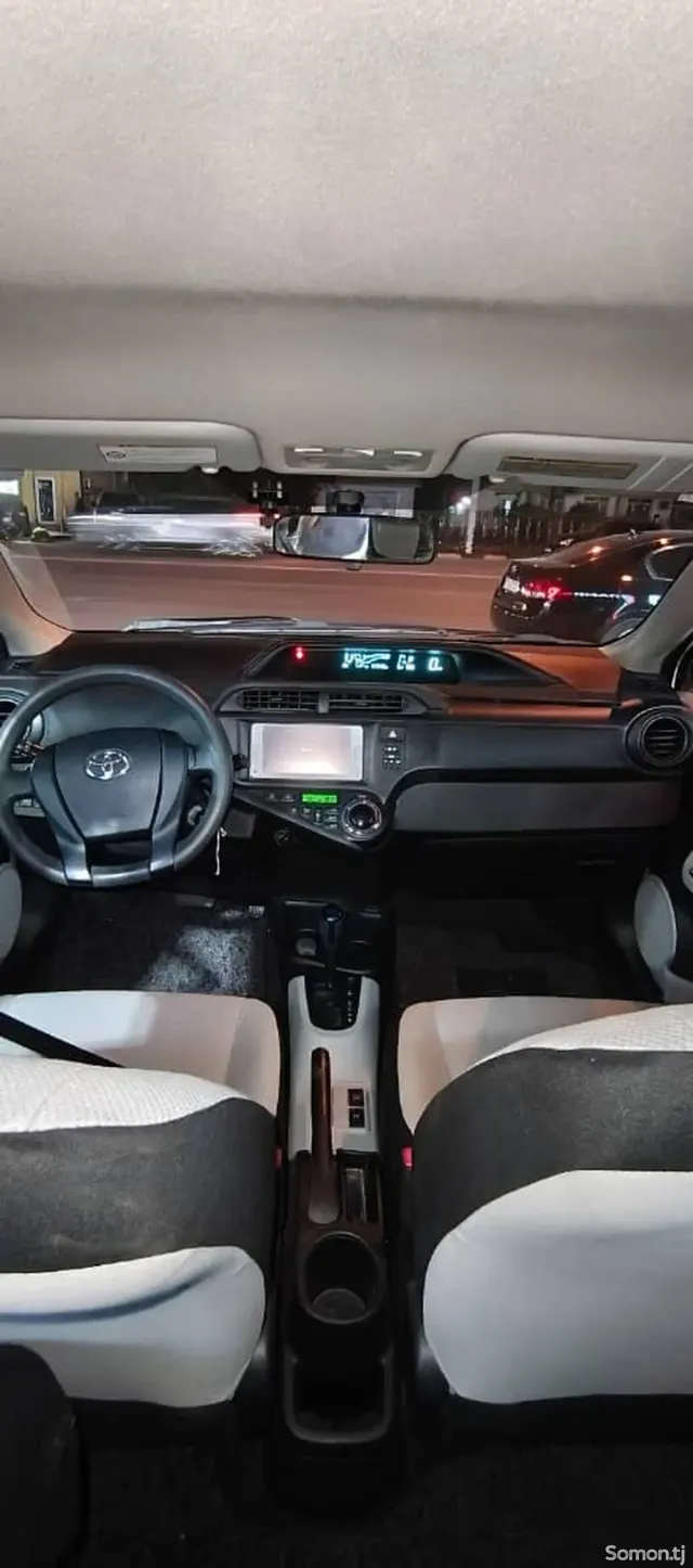 Toyota Aqua 2014 · 1.5 AT