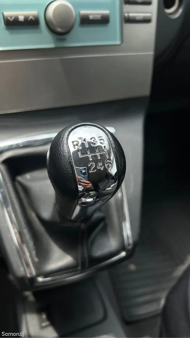 Toyota Corolla Verso 2006 · 2.2 MT