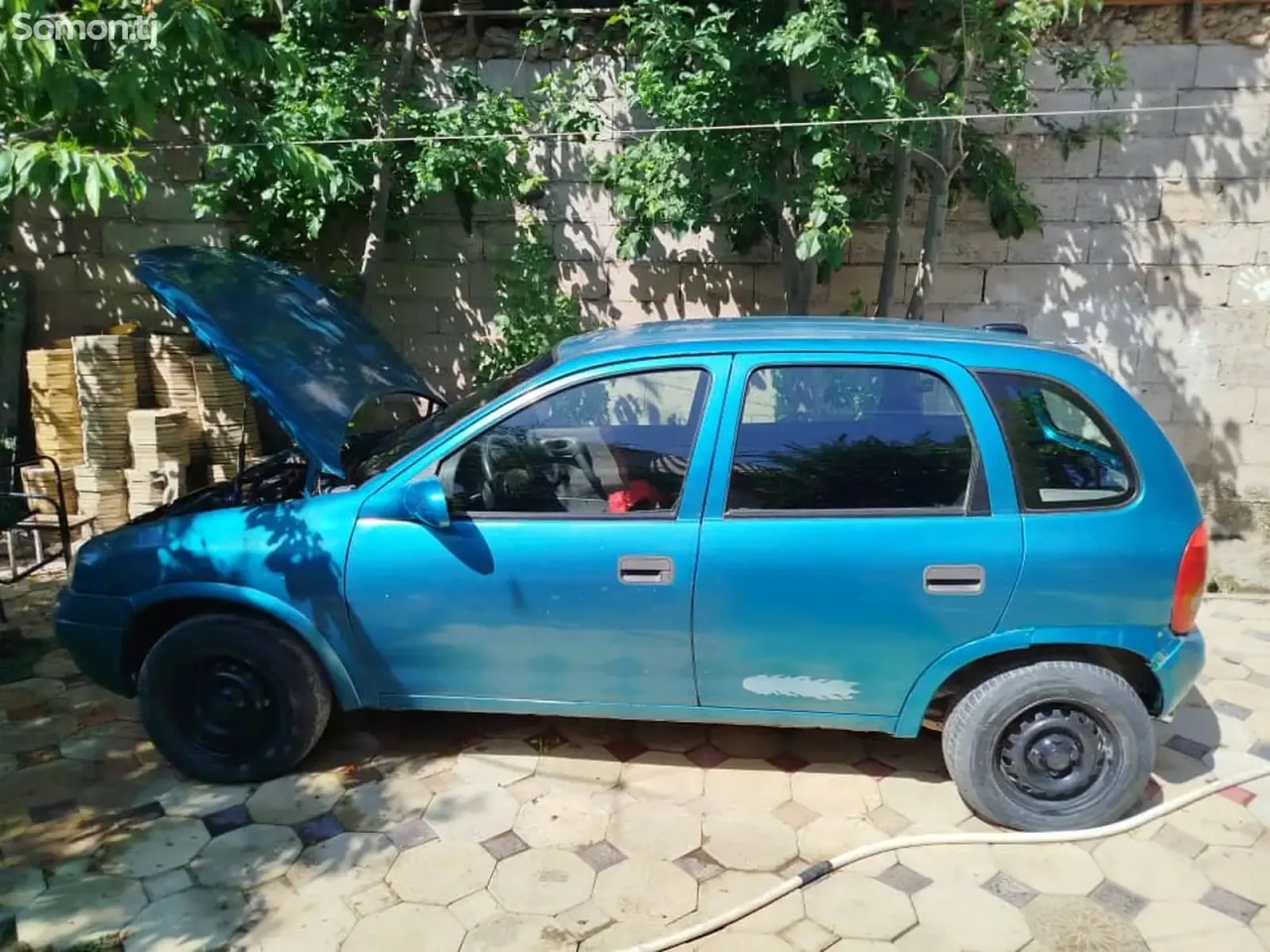 Opel Corsa 1995 · 1.6 MT