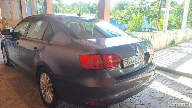 Volkswagen Jetta 2012 · 1.9 AT