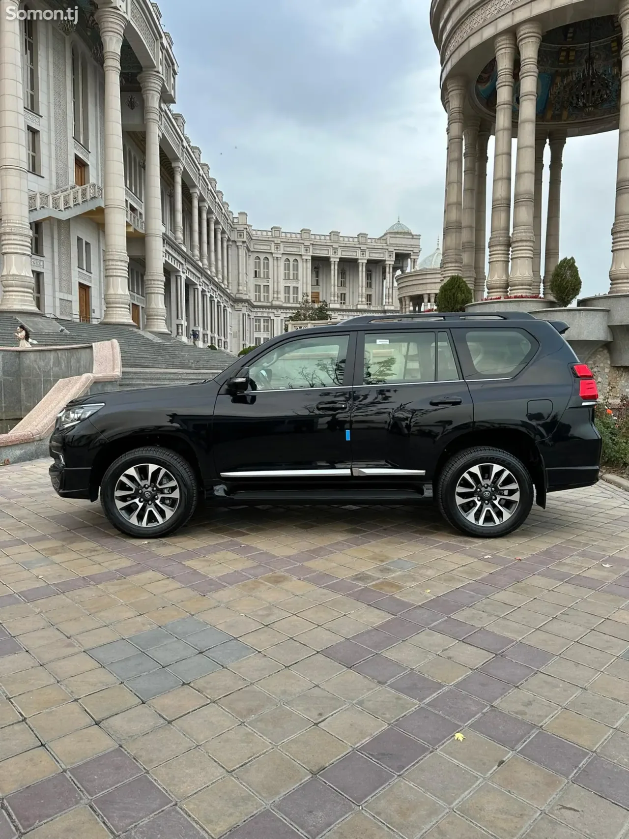 Toyota Land Cruiser Prado 2024 · 4.0 AT