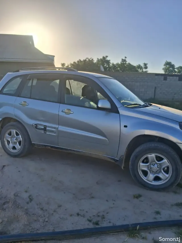 Toyota RAV 4 2002 · 1.8 MT