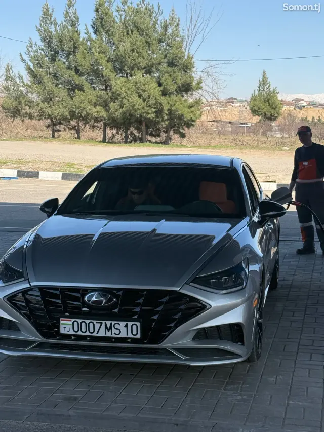 Hyundai Sonata 2020 · 1.6 AT
