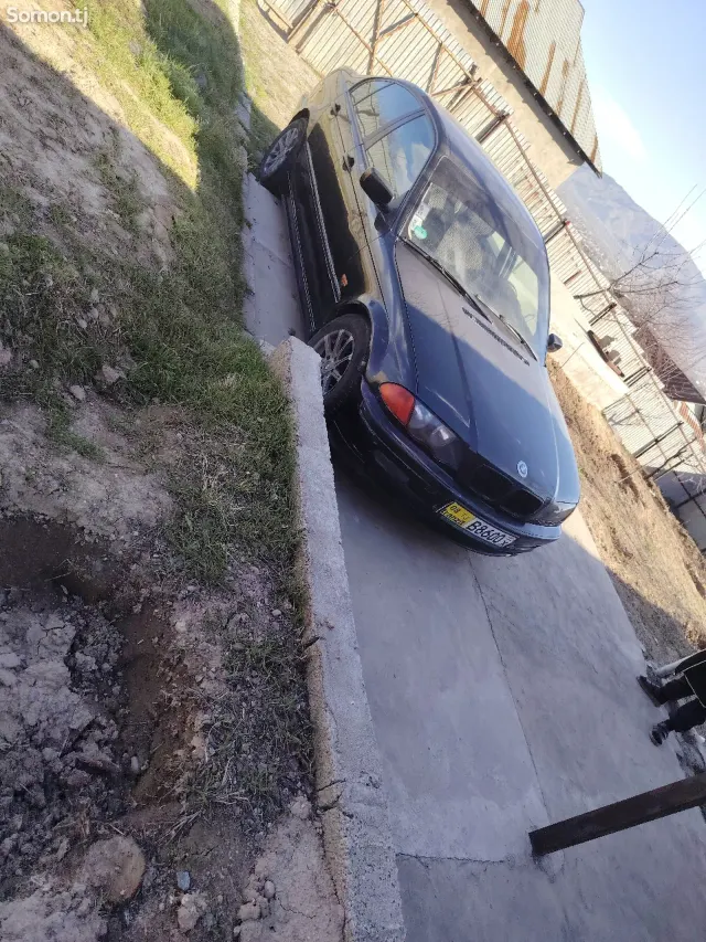 BMW 3 series 2000 · 1.8 MT