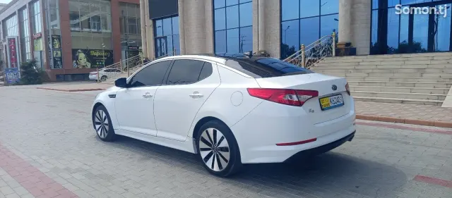 Kia K5 2012 · 2.0 AT