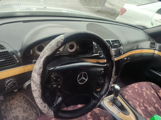 Mercedes-Benz E class 2009 · 3.5 AT