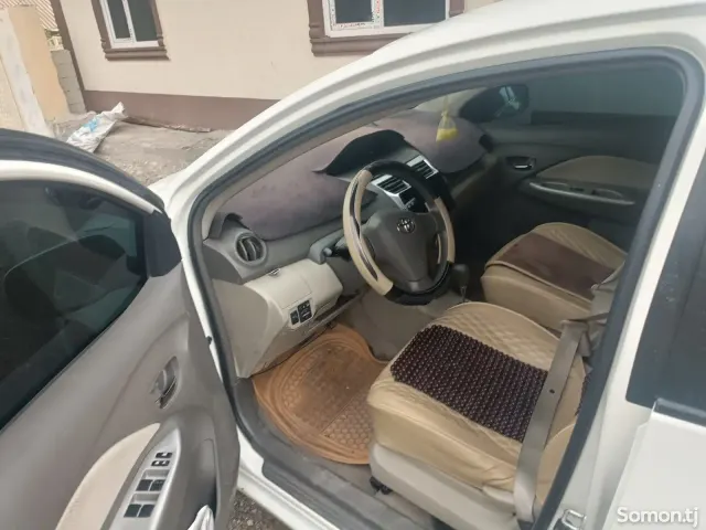 Toyota Belta 2009 · 1.3 AT