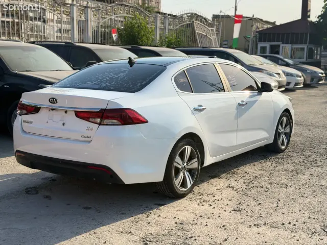 Kia K4 2018 · 2.0 AT