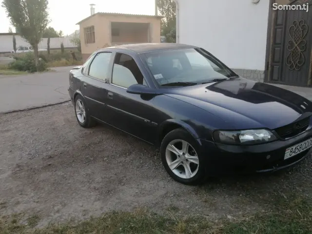 Opel Vectra B 1996 · 1.6 MT