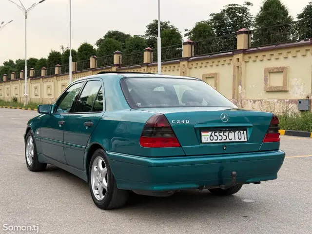 Mercedes-Benz C class 2000 · 2.4 AT