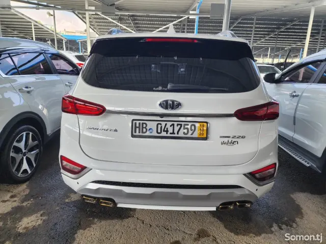 Hyundai Santa Fe 2018 · 2.2 AT