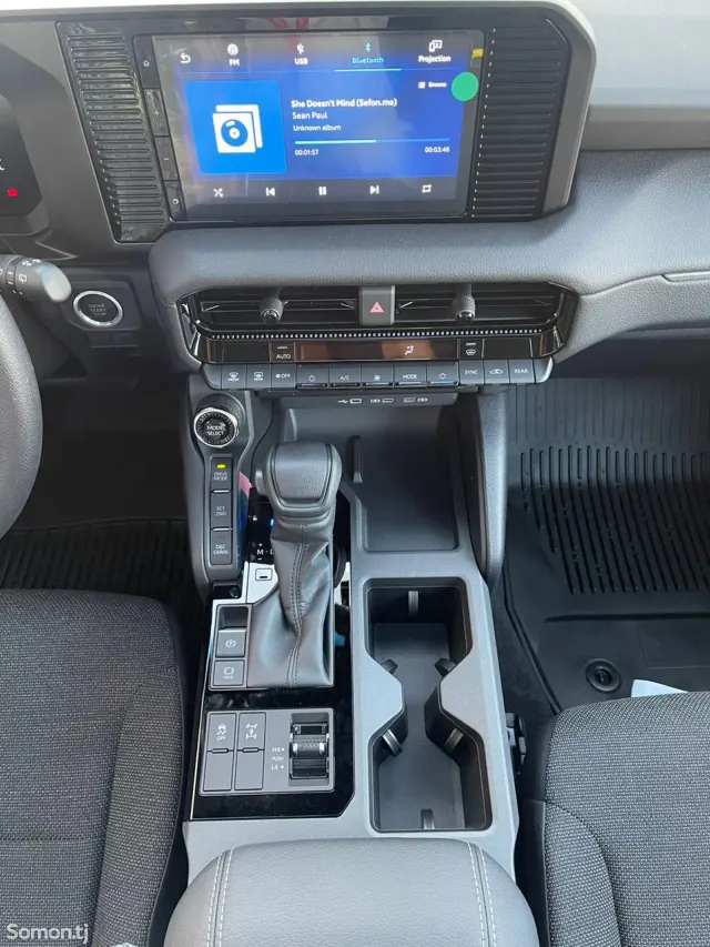 Toyota Land Cruiser Prado 2025 · 2.4 AT