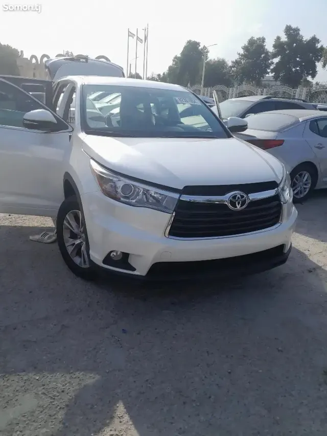 Toyota Highlander 2016 · 3.5 AT