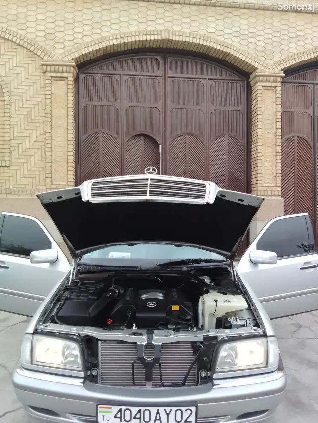 Mercedes-Benz C class 1999 · 2.4 AT